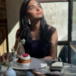 Lavanyaa Instagram - In a world obsessed with butterflies Be a dragonfly🧚🏼‍♀️ Pc - @kannadhasann #selflove #loveforever #insta #instagram #cafe #chennai #butterflies #dragonfly #eve #sunlight #sunkissed #nature #authentic #asthetic #life #beautifull #positive #random #kaaraaatakaara Chennai, India