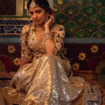 Leona Lishoy Instagram - Even in the softest woman, resides a great spirit A warrior, who fights for what she wants A wanderer, who breaks free of the chains of expectations A queen, who lives life on her own terms. . . Have you watched Zamani yet? Link in bio :) 📸 @pournami_mukesh_photography MUAH @ashif_marakkar Accessories @ladies_planet_ Styling @styledbyzoya_ Costume @designmecochin