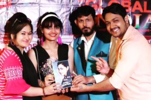 Leslie Tripathy Instagram - Beautiful Actress & My Best Friend Ever Leslie Tripathi With me and Rajkumar Tiwari Founder of Mumbai Global Newspaper

#azharhussaindirector