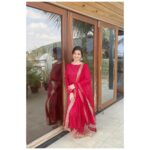 Loveleen Kaur Sasan Instagram - Light festive wear is a must have in the wardrobe✨🤍 Love this Outfit by @inddus ✨🤍