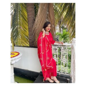 Loveleen Kaur Sasan Instagram - The festivities begin!✨

✨

✨

✨

Outfit: @bunaai ✨
Jutti: @kala.india ✨