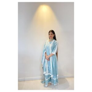 Loveleen Kaur Sasan Instagram - Elegance is not being noticed, it's about being remembered....
.
.
.
Outfit : @house_of_potli ✨✨