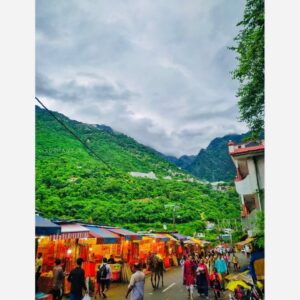 Loveleen Kaur Sasan Instagram - 🌺🙏🏻Jai Maa Vaishnodevi🙏🏻🌺