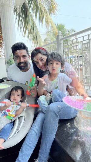 Loveleen Kaur Sasan Instagram - Wishing everyone a very colourful and joyful holiiiiiiiiiii!🌈🌈🥳🤩🧿🎨💃🏼

#happyholi #holicelebration #happytimes #happyholi2022 #colours #kidsfirstholi #holihai #holifestival