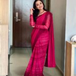 Maanasi G Kannan Instagram - Merry Christmas to everyone! ❤️ Saree - @elegant_fashion_way Blouse stitched - @vib_ecorner 🩷 Jewellery - @muthucharam2018 #maanasi #maanasisupersinger #singer #performer #saree #sareegirl #merrychristmas #christmas