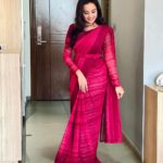 Maanasi G Kannan Instagram - Merry Christmas to everyone! ❤️ Saree - @elegant_fashion_way Blouse stitched - @vib_ecorner 🩷 Jewellery - @muthucharam2018 #maanasi #maanasisupersinger #singer #performer #saree #sareegirl #merrychristmas #christmas