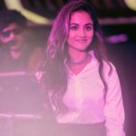 Maanasi G Kannan Instagram - Only smiless when on stage!!💚🧿 PC- @a.lens.man ❤️‍🔥 Ps- yes, I’m obsessed with my happiness on stage!🧿 #maanasi #maanasisupersinger #supersinger #singer #performer #stage #performance #happy #happiest #happyplace