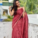 Maanasi G Kannan Instagram - Always a saree girl!❤️ Pc - @viswakash ♥️ #maanasi #maanasisupersinger #saree #vijayadhasami #traditional #sareegirl
