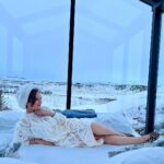 Madalsa Sharma Instagram - Just queening in my cabin in the snow….❄️☃️🤍 . . . . #whitechristmas #christmas #madalsasharma #iceland #panoramaglasslodge #instagood #instadaily #instamood #instapic #snow #cabininthesnow #love #gratitude Panorama Glass Lodge Iceland