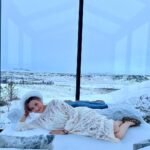 Madalsa Sharma Instagram - Just queening in my cabin in the snow….❄️☃️🤍 . . . . #whitechristmas #christmas #madalsasharma #iceland #panoramaglasslodge #instagood #instadaily #instamood #instapic #snow #cabininthesnow #love #gratitude Panorama Glass Lodge Iceland