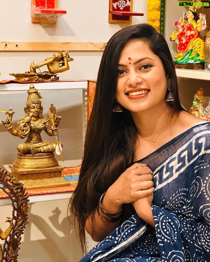 Madhumitha H Instagram - Always Grateful ✨ Saree - @devismulmulcotton #varmahalakshmipooja #tradtional #cottonsaree #begrateful #smilemore #festival #festivetime #smilemore #goddess #lakshmi
