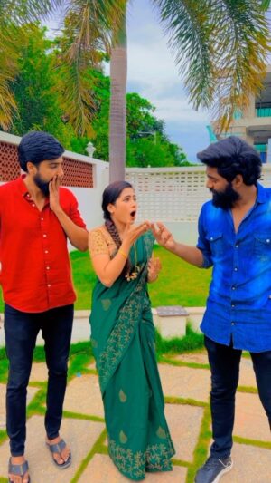 Madhumitha H Instagram - Edh Ella naenachi kooda pakle ✨🫢

#tamilreels #comedy #ethirneechal #suntv #bestie #coactors #tamilcomedy #trending #reelsofinstagram