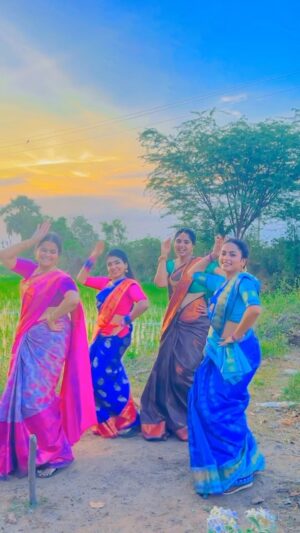 Madhumitha H Instagram - One take reels !!

#ethirneechal #suntv #dance #dancereels #marathhi #trending #trendingreels #coactors