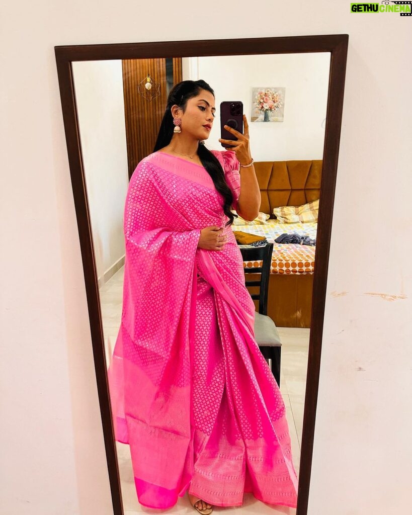 Madhumitha H Instagram - I just wanted to look pretty in pink. Saree by - @shree_roopacollections #saree #pinksaree #lovely #staycute #traditional #smile
