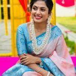 Madhumitha H Instagram – ✨🪷

Hairstyle by – @prabavathi_madhu 

#saree #ayudapooja #festivevibes #suntv #smilemore #pinkandblue #traditional #jewelry #jewellery #whitestone