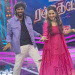 Madhumitha H Instagram - #NotRamaiyavastavaiya vibes 🤟🏼 with the sweetest @madhumitha.h_official ♥️😍💯 Styling : @oshinanil @varshonit Makeover : @artistrybygayu #Jawan #SRK #aswathchandrasekar #vjaswath #suntv #ranjithame #ethirneechal #janani #madhumitha #shahrukhkhan #anirudh #atlee #vikramrathore Perungudi