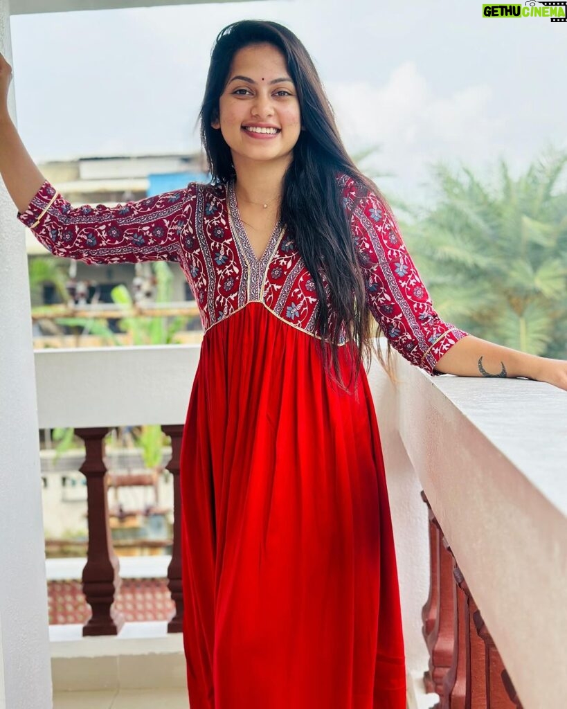 Madhumitha H Instagram - Thanks you for this beautiful outfit @mivar_boutique Loving this dress❤✨ #outfit #chudidar #redchudidar #smile