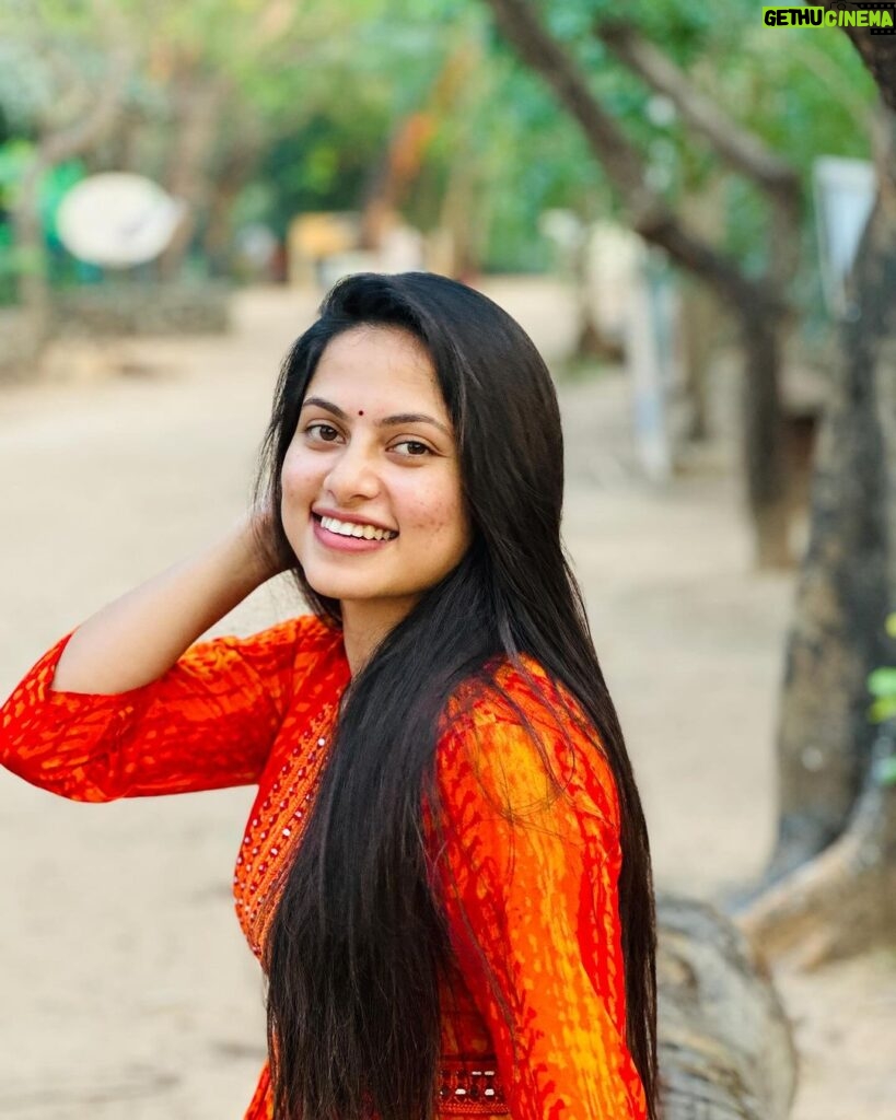 Madhumitha H Instagram - 🧡✨ Heart smiles #sunshine #orange