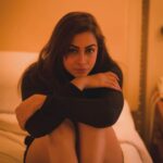 Madhura Naik Instagram - We are not just art for Michelangelo to carve He can’t rewrite the aggro of my furied heart I’ll wait on mountain tops in Paris, cold J’veux pas mourir toute seule 🩵 #portraitphotography