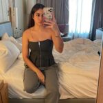 Madhura Naik Instagram - Just a bunch of mirror selfies 😅 #boredorobsessed🤷🏻‍♀️