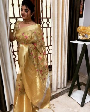 Mahalakshmi Shankar Instagram - Attractive pure kora tusser fabric with designer embroidery all over saree and weaving Kanchi border from @chinnam_collections 

Beautiful blouse designed and stitched by @anora_artstudio 

Hair stylist @jenifer_hair_stylist_official