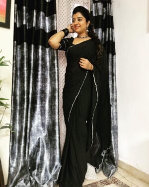 Mahalakshmi Shankar Instagram - You don’t have to prove yourself to anyone 

Beautiful pure crepe silk saree from @close2_heart_collections 

Beautiful jewellery sets from @sd_wholesale_jewelrys 

Blouse stitched by @lakshmi_lv14 

Hairstyle by @jenifer_hair_stylist_official