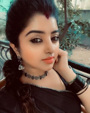 Mahalakshmi Shankar Instagram - You don’t have to prove yourself to anyone 

Beautiful pure crepe silk saree from @close2_heart_collections 

Beautiful jewellery sets from @sd_wholesale_jewelrys 

Blouse stitched by @lakshmi_lv14 

Hairstyle by @jenifer_hair_stylist_official
