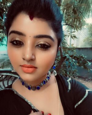 Mahalakshmi Shankar Instagram - You don’t have to prove yourself to anyone 

Beautiful pure crepe silk saree from @close2_heart_collections 

Beautiful jewellery sets from @sd_wholesale_jewelrys 

Blouse stitched by @lakshmi_lv14 

Hairstyle by @jenifer_hair_stylist_official