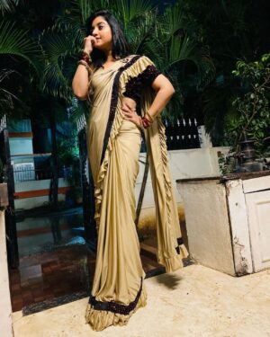 Mahalakshmi Shankar Instagram - Every moment my heart is looking for you.

Beautiful party wear saree from @saanvi_outfits 
Blouses stitched by @lakshmi_lv14