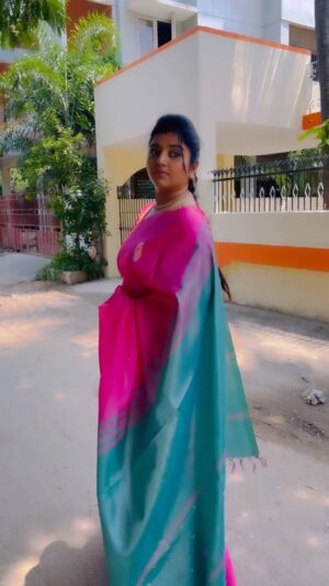 Mahalakshmi Shankar Instagram - Beautiful vazhaipattu silk saree from @thooriga_thesareestore 

Beautiful jewellery set from @laxmi_jewelrystudio 

Hair stylist @jenifer_hair_stylist_official