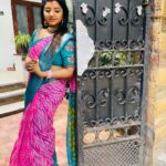 Mahalakshmi Shankar Instagram - Aari work blouse designed and stitched by @prabhaaaricreations. The work was neat and good and they made exactly what I asked. The stitching and fitting was perfect. Beautiful Kora cotton saree from @poppy_petals1013 Beautiful jewellery set from @jk_bridalmakeover_and_mehendi
