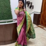 Mahalakshmi Shankar Instagram - Beautiful saree with contrast blouse from @iniyazzh.sarees