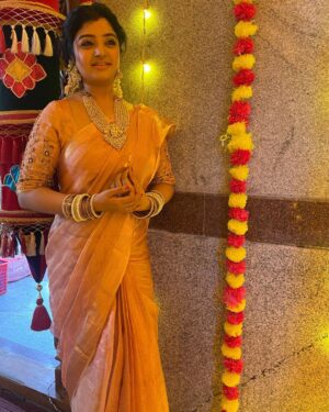 Mahalakshmi Shankar Instagram - Stress less and enjoy the best.

Beautiful jewellery from @new_ideas_fashions 

Blouse from @lakshmi_lv14