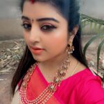 Mahalakshmi Shankar Instagram - After hearing from my friend, bought this beautiful korvai silk saree and beautiful pearl set from @athyiaattirestudio. Iam totally impressed. The saree was of good quality and in fact better looking in person than on the picture. Completely satisfied. Blouse designed and stitched by @lakshmi_lv14 Hair stylist @jenifer_hair_stylist_official