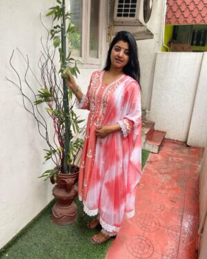 Mahalakshmi Shankar Instagram - Beautiful Chikankari cotton top palazzo pant with dupatta.. amazing festive collection from @sai_collections1111