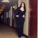 Maheep Kapoor Instagram - I’m nicer when I like my outfit 😜🤓💝 @roseroom__official by @isha__13 debuts at India Couture Week! Photography: @nitinn_s Marketing: @quirkbrandconsulting Makeup by @makeupbypujataluja