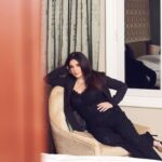 Maheep Kapoor Instagram - I’m nicer when I like my outfit 😜🤓💝 @roseroom__official by @isha__13 debuts at India Couture Week! Photography: @nitinn_s Marketing: @quirkbrandconsulting Makeup by @makeupbypujataluja