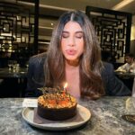 Malvika Sitlani Instagram – 31 and so much wiser.
I wish for love, the strength to find myself and the courage to raise Abigail 🫶🏻🎉

Thank you for all your wishes my beautiful babes 🎂

PS : Last year I was popping champagne, this year in pumpin Dudu 🍼😅
Life!

#itsmyburday