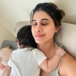 Malvika Sitlani Instagram - My days 🌸 1. Finally, taking some selfies 🤳 2. Afternoon naps with Abby 😴 3. Mama’s haath ka khaana 🍛 4. Feeling confident 🕺 5. Night out with my girl 👯‍♀️ 6. Being 19 again 👧🏻 7. Movie nights 🍿 8. Blush addict, organizing my studio 💝 How was your week? 😍