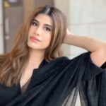 Malvika Sitlani Instagram - 🖤💫 . . Outfit : @431_88 @shwetakapur 🖤 @lakmefashionwk @lakmeindia @fdciofficial Agency: @peoplekind_ . . . #LakméFashionWeekxFDCI #LakméFashionWeek #LFW #43188 #ShwetaKapur #LFWDelhi #MalvikaSitlani #Chaleya
