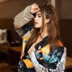 Malvika Sitlani Instagram - In color & print, I loved every minute of it 😉🪩✨ Outfit :@falgunishanepeacockindia ❤️🖤 @falgunipeacock @shanepeacock Photographer : @atulguptaaaaaa Agency: @peoplekind_ @lakmefashionwk @fdciofficial . . . #LakméFashionWeekxFDCI #LakméFashionWeek #LFW #FalguniShanePeacock #LFWDelhi #MalvikaSitlani