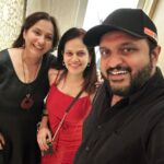 Manava Naik Instagram - Khup gappa and yummy food!! @ashvinibhave @aditya_a_sarpotdar #besthost #food #chat #gang #memories #team