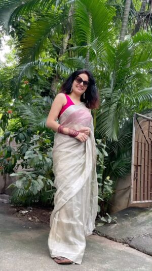 Manava Naik Instagram - Dressed for the occasion #ganpati #festival #saree #sareelove #festive #indian  @mugdhagodbole.ranade i love this saree