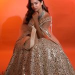 Manisha Rani Instagram - Festive Season 🧡✨ #manisharani #manishasquad #diwali #vibes Makeover- @kashishjain613 Mumbai, Maharashtra