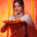 Manisha Rani Instagram - Diwali vibes high on happiness ✨ #1piece#manisharani#manishasquad#diwali2023 Makeover & hair - @kashishjain613