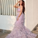 Manisha Rani Instagram - throwin shade ain’t gon help u shine ma 💁🏻‍♀️ Styling @styleitupwithraavi @littlepuffsofhappiness Outfit @label_kalon PR @mad.micron MUA @akenkshadhal Photography- @rspphotography2000 #manisharani #manishasquad Mumbai, Maharashtra