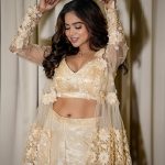 Manisha Rani Instagram - 💛 Outfit by - @purvisethiacouture Styling @styleitupwithraavi @littlepuffsofhappiness Pr @mad.micron Bilaspur, Chhattisgarh
