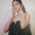 Manisha Rani Instagram - Spread happiness❤️ #1piece#mrani#manisharani Mumbai, Maharashtra