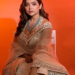 Manisha Rani Instagram - Festive Season 🧡✨ #manisharani #manishasquad #diwali #vibes Makeover- @kashishjain613 Mumbai, Maharashtra