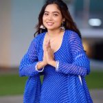 Manisha Rani Instagram - Kya apko Kavi kisi pagli se pyar hua hai ? #manisharani#manisharanisquad#1piece